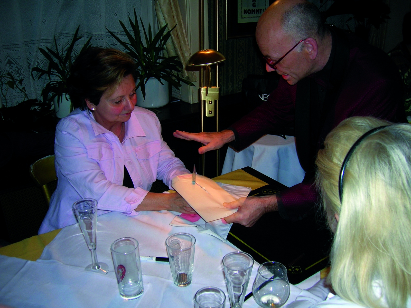 Kelli-mit-Messer